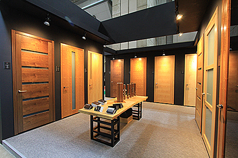 ”CONNOISSEUR【コニサー】”の展示ブースの様子