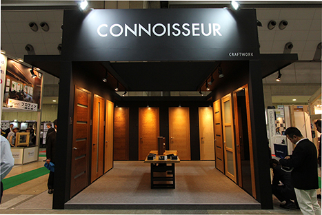 ”CONNOISSEUR【コニサー】”の展示ブースの様子